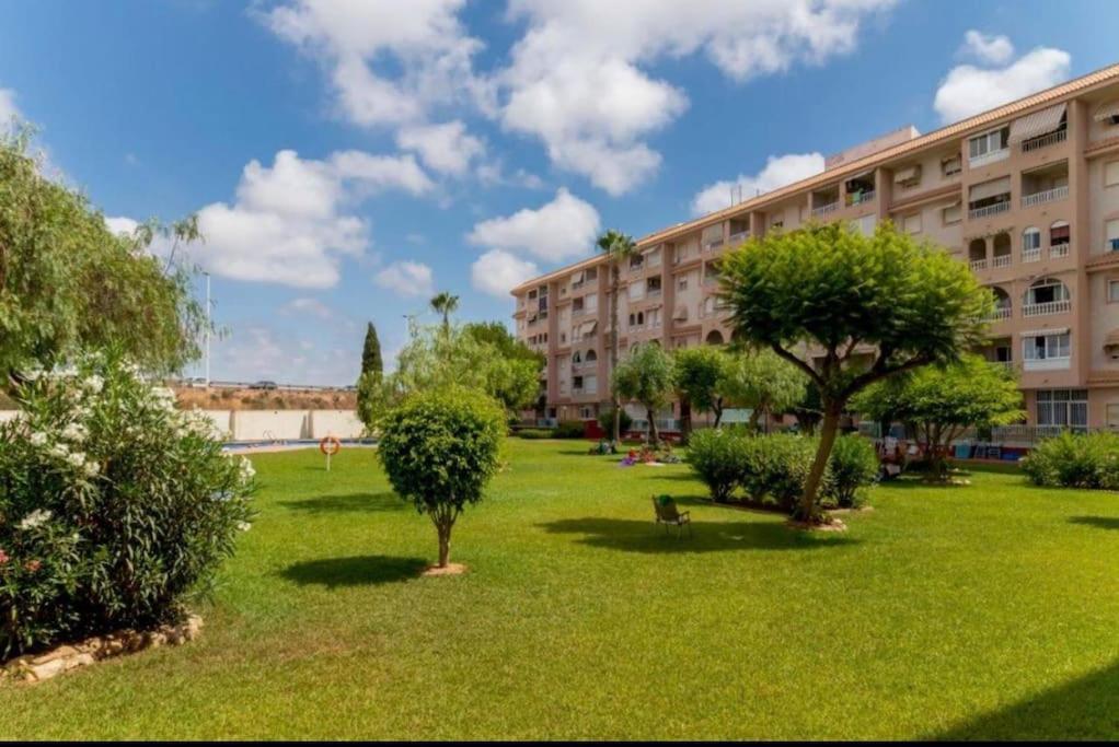 Casa Di Mateo With Garden View And Swimming Pool Lägenhet Torrevieja Exteriör bild
